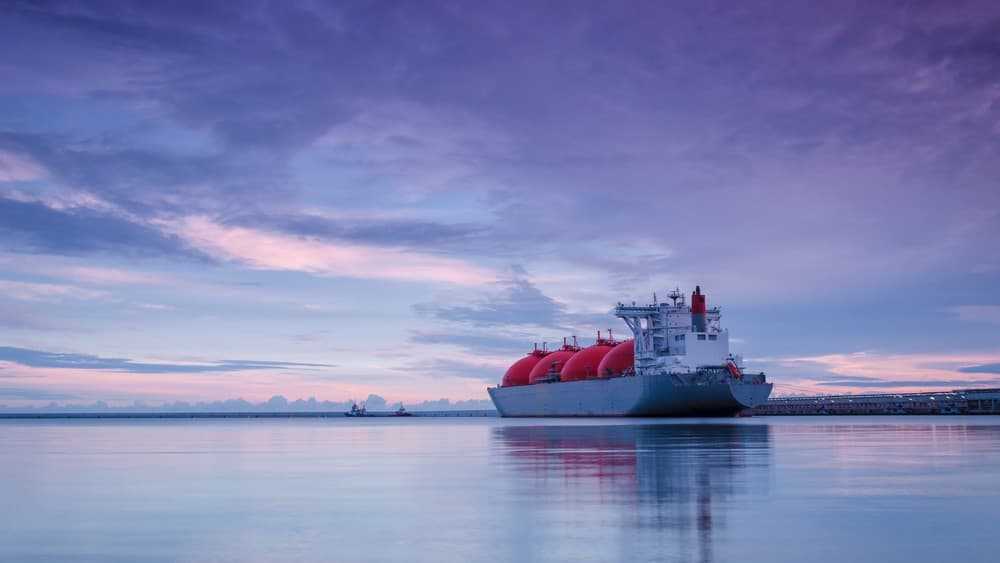 ADNOC Sends Another LNG Carrier Through Hormuz in “Dark Mode”