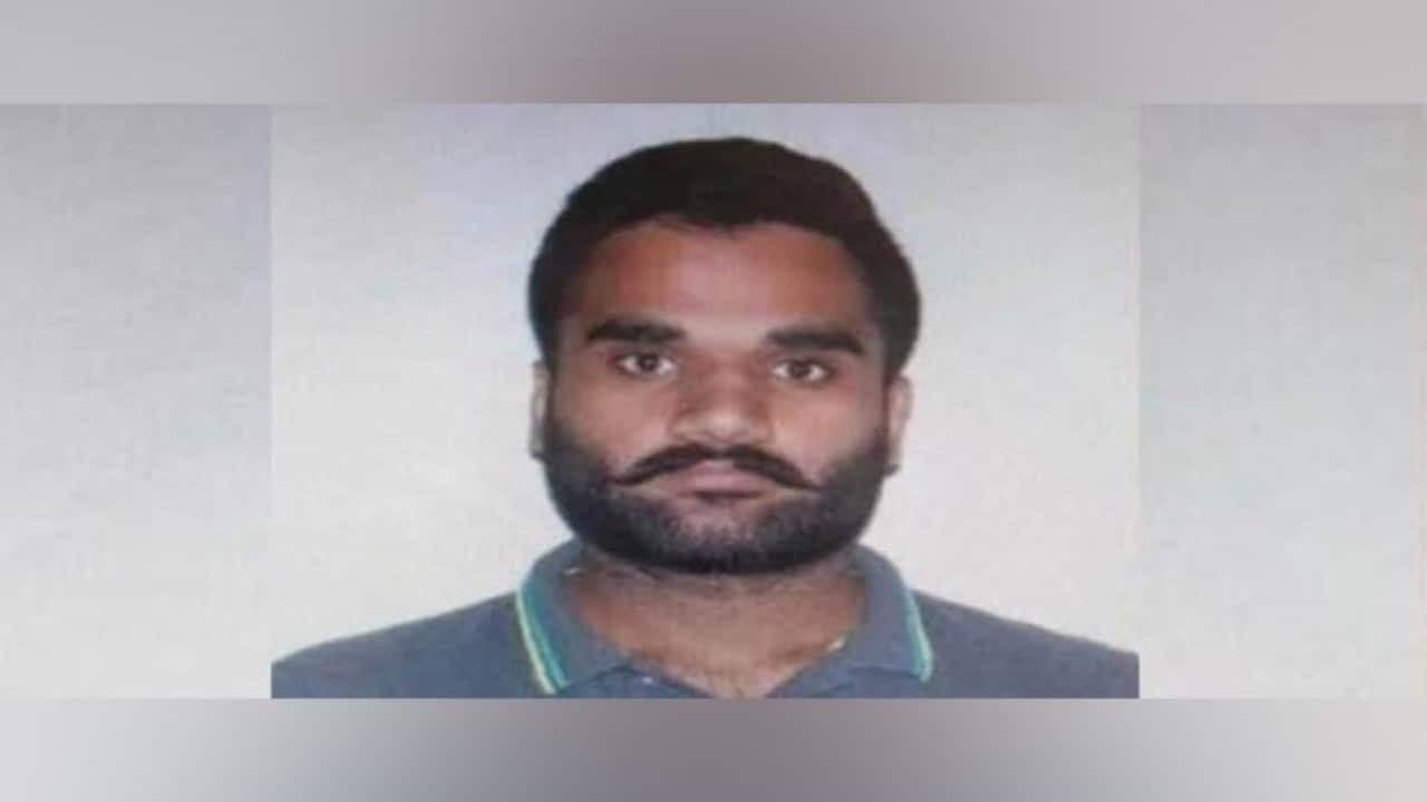 Armed , dangerous and an escape risk : Why FBI has put $50 , 000 bounty on gangster Goldy Brar