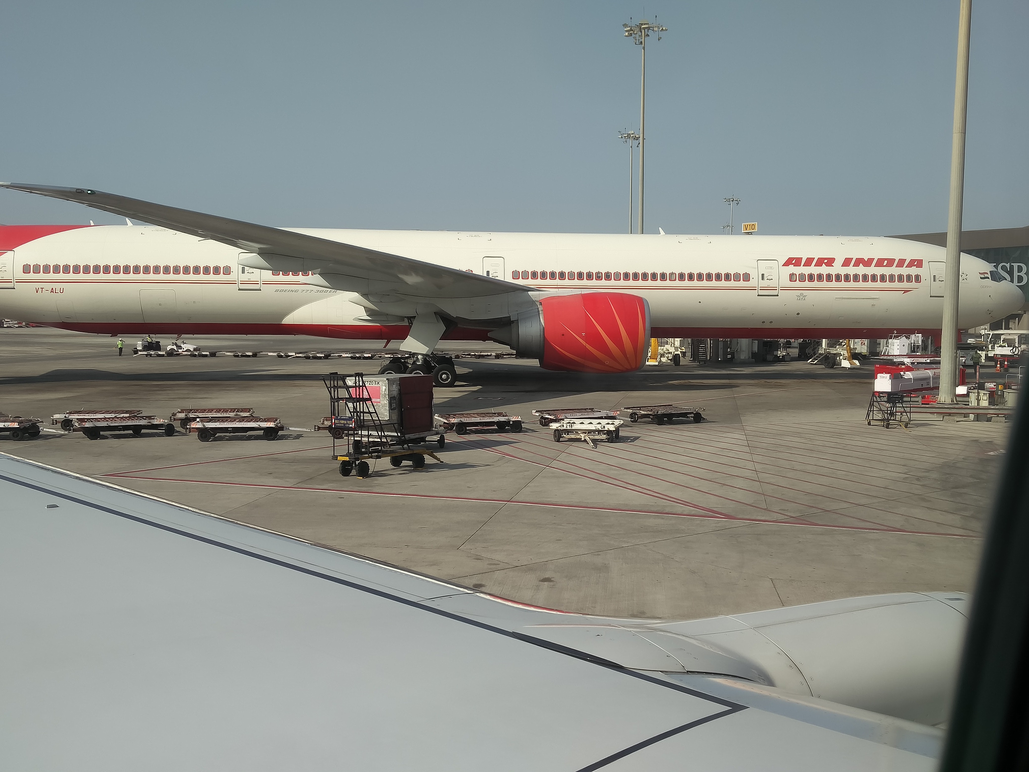 Air India AI173 : A nine hour flight to nowhere