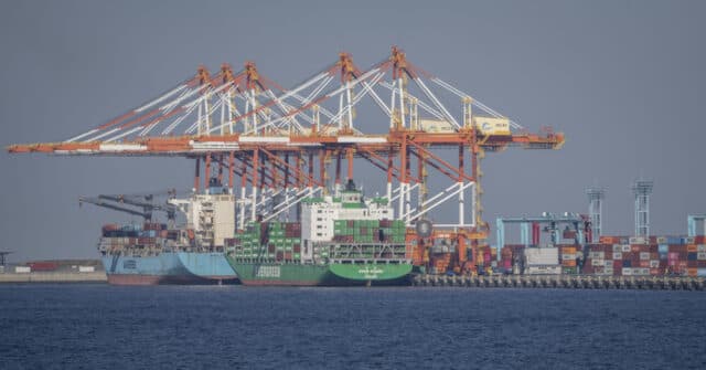 Oil Prices Plunge and Stocks Soar on Hopes for Iran Deal