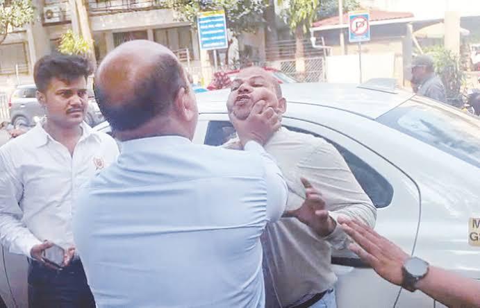 ठाण्यात महापौरांच्या चालकाचा वृत्तवाहिनीच्या कॅमेरामनवर हल्ला
