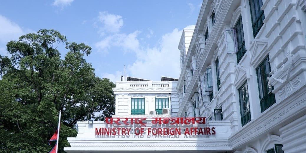 Foreign Ministry seeks applicants for ambassador posts