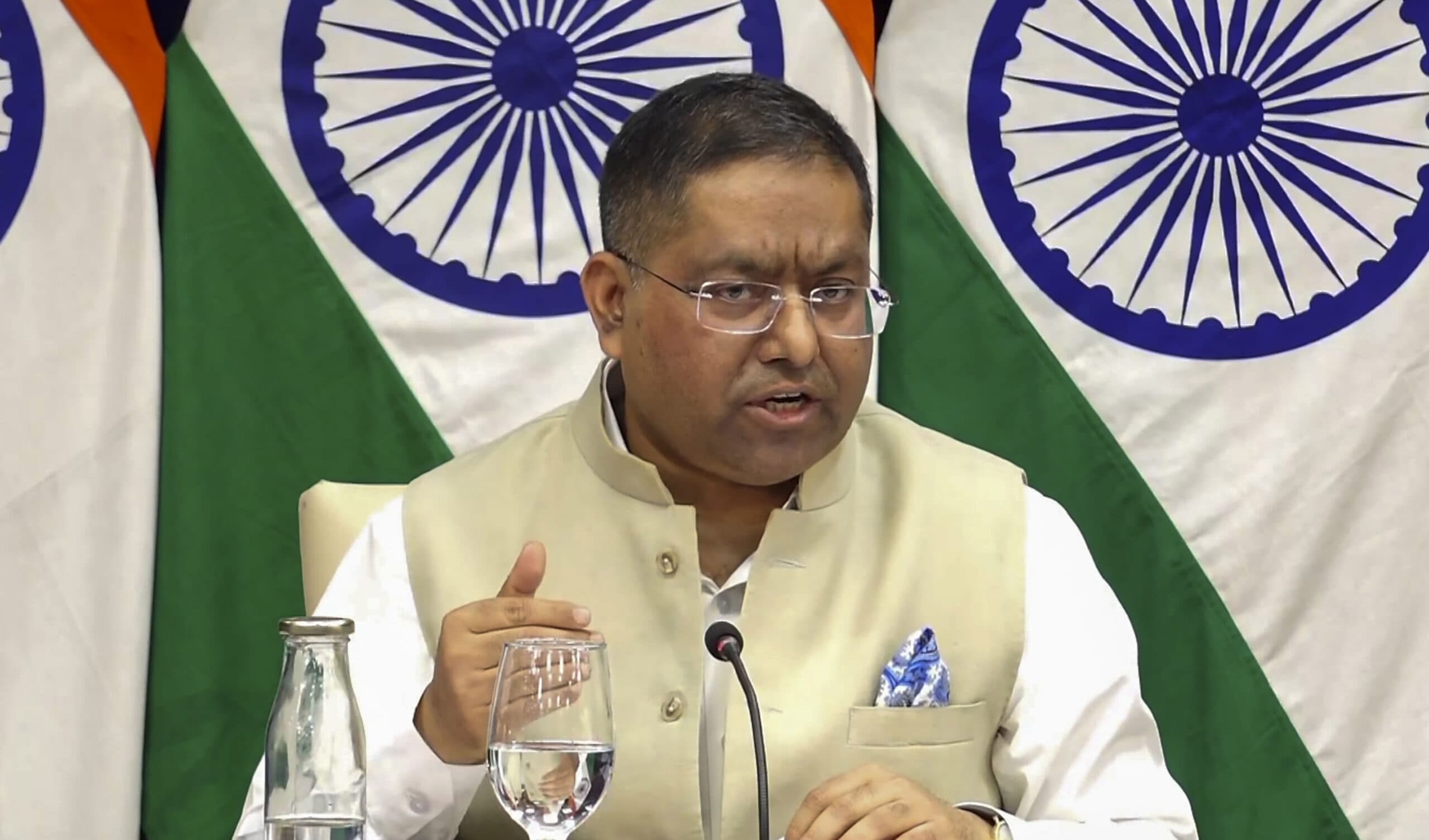 India Strongly Rejects  Unwarranted  References To Jammu And Kashmir In China - Pak Joint Statement