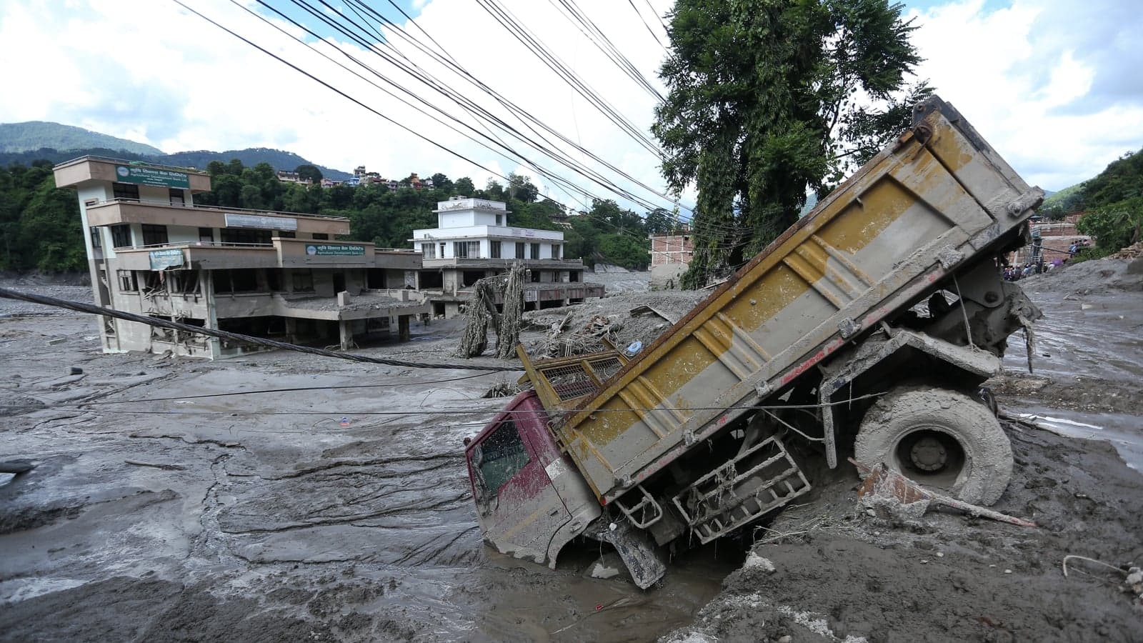 Nepal floods: 469 killed as rescue operations continue
