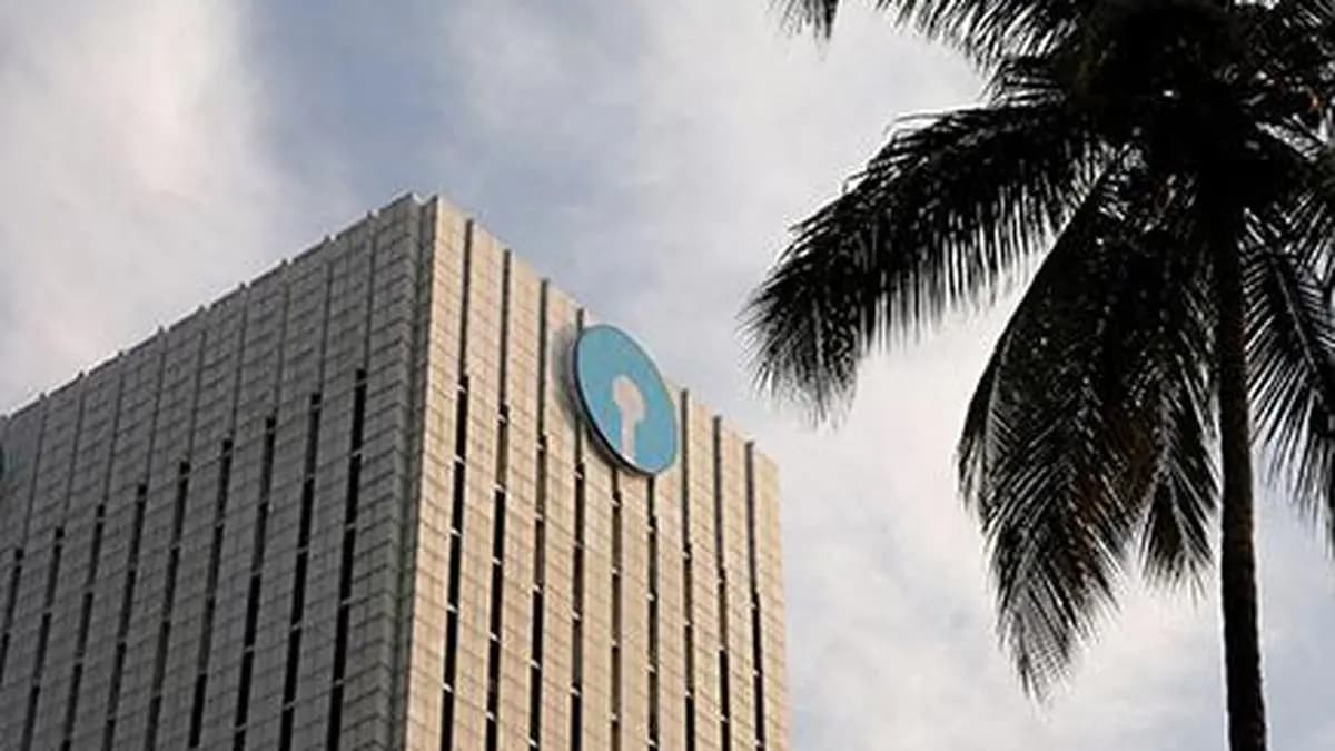 SBI Q4 net up 5.6% to ₹19,684 crore, provisions down