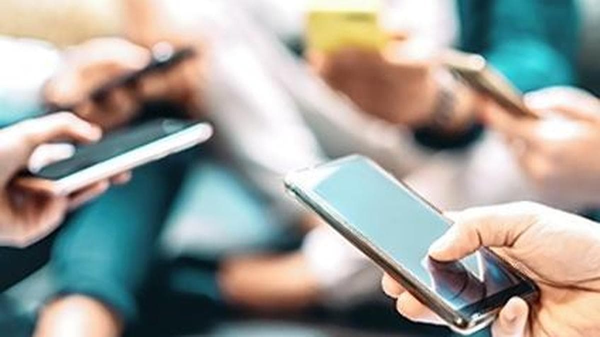 India smartphone supplies to decline 10-12% in 2026, Vivo tops Q1 chart, says CMR