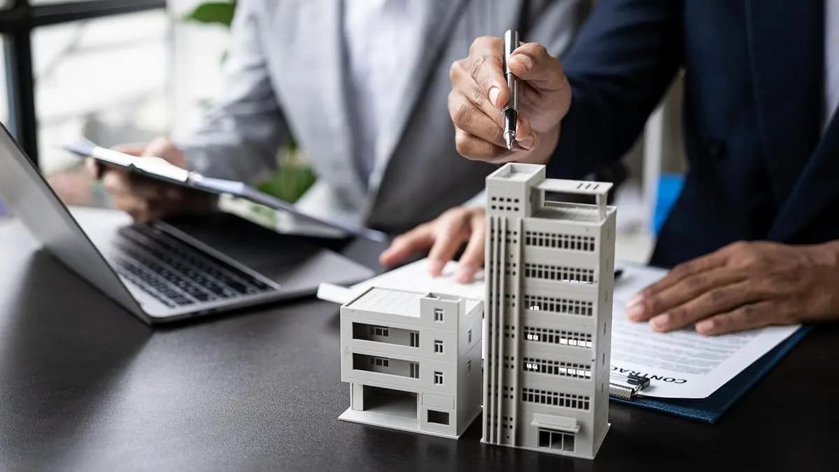 Nuvama , Cushman & Wakefield - backed realty fund raises ₹4 , 000 cr