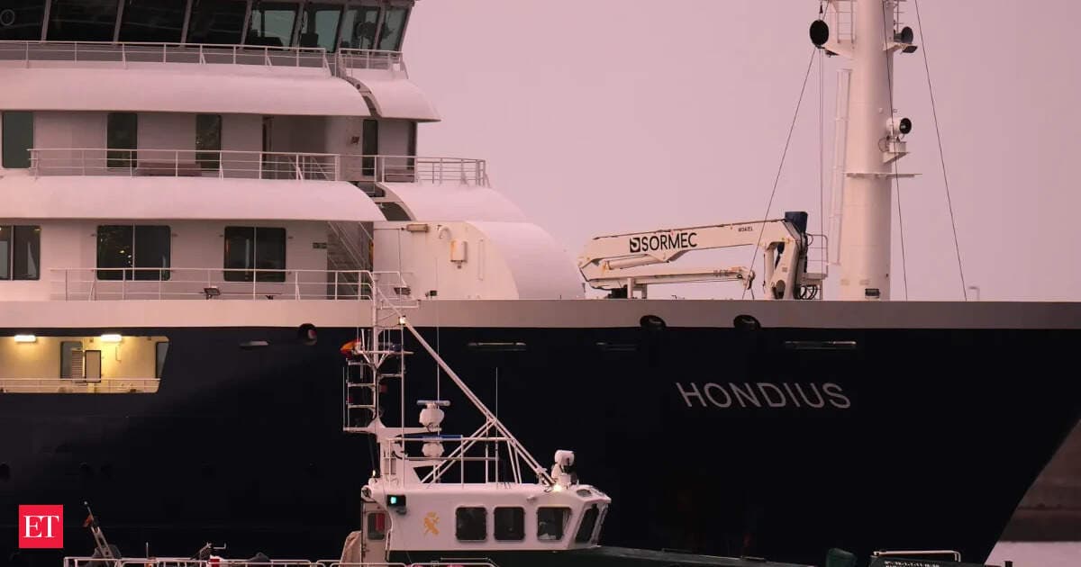 Hantavirus-hit cruise ship arrives in Spain's Canary Islands