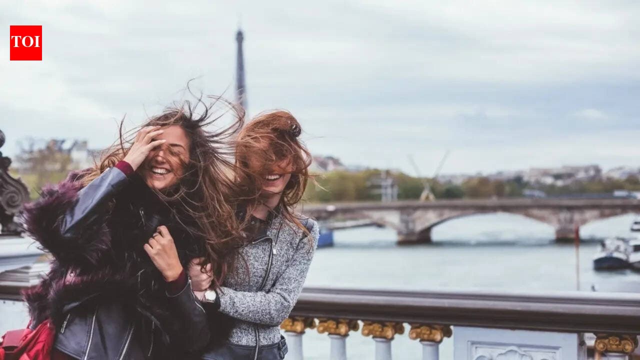 French Woman Praises Indian Women : French woman praises Indian women at Cannes |