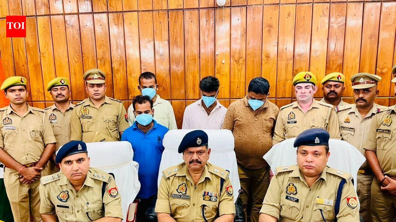 Four held for posing as UP Police, extorting money in Bahraich