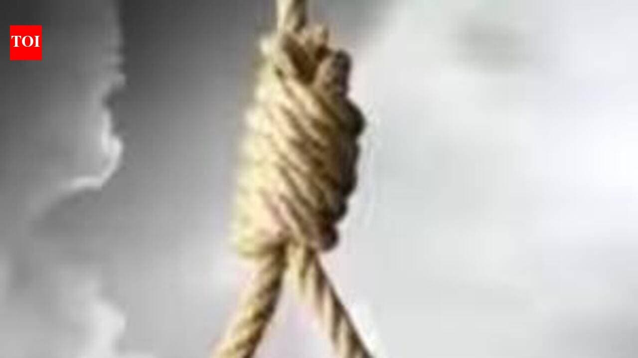 Woman, brother-in-law found hanging after 8-year-old son alerts family