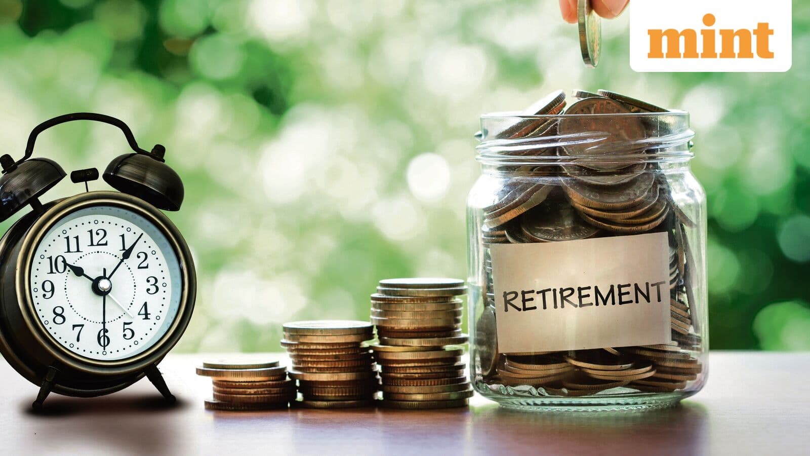 Senior citizen FD vs SCSS: Which gives better monthly income after retirement?