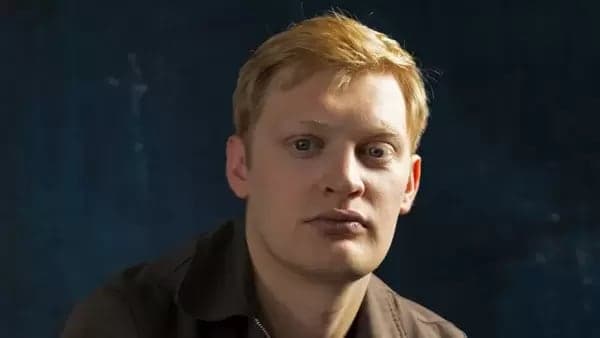 Who is Curry Barker ? The ex - YouTuber behind Obsession massive box office breakthrough